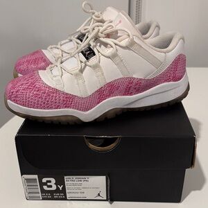 Jordan Kids Sneakers in Pink and White